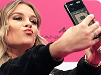 Психологи: селфи вызывают антипатию, скоро мода на такие снимки пройдет