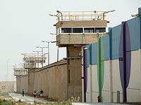 200 палестинских заключенных в тюрьме 