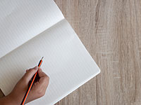 Мальчик, погибший при падении с балкона в Явне, оставил предсмертную записку