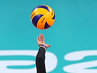 Волейбол. Во время матча Польша - Германия зрителей развлекали песнями из сериалов 