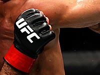UFC 242. После нокдауна российский боец потерял память, но победил