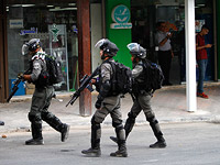 Террорист, ранивший израильтян в Азуне, сдался палестинским властям