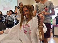 Сотрудницы полиции пожертвовали волосы онкологическим больным