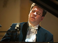   Октябрь с Зубином Метой. Денис Мацуев играет Рахманинова
