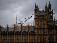 Парламент Великобритании прекратил работу до 14 октября
