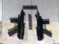 Житель Магхара вез на продажу пистолеты-пулеметы в машине рядом с маленькими дочерьми