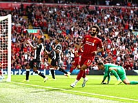 Салах протаранил оборону гостей  отправил мяч в дальний угол 3:1