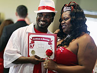 Виргиния отменила требование указывать расу в свидетельстве о браке 