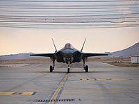 На авиабазе Неватим приземлились еще два новых истребителя F-35