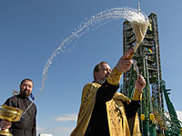 Арабский космонавт отправился в космос на освященном корабле