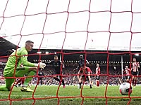 Чемпионат Англии. Курьезный гол продлил впечатляющую серию 