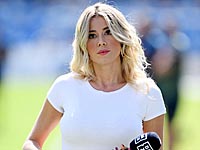 Чемпионат Италии. Фанаты хором просили журналистку обнажить грудь