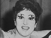 Анна Куэйл (2-я слева)