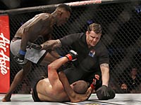 UFC. Исраэль Адесанья нокаутировал Роберта Уиттакера. Сергей Спивак победил