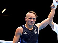 Украинский боксер, недавно попавший в аварию, защитил титул