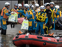 Жертвами тайфуна 