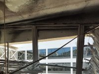 При взрыве в лаборатории 