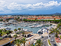 Неизвестный заперся в музее на юге Франции, угрожая превратить музей в ад