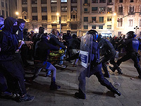 Сотни тысяч человек вышли на улицы Барселоны в знак протеста против приговоров лидерам сепаратистов