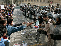 18 погибших в Ираке, манифестанты игнорируют комендантский час