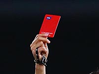 Чемпионат Германии. Футболист нокаутировал судью