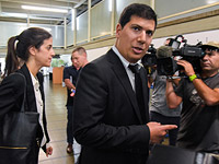 Адвокаты Нетаниягу подали обращение Мандельблиту о закрытии дел против премьер-министра