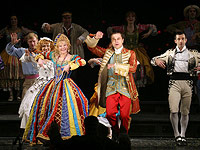 Феерический спектакль