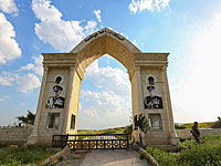 Сотни туристов отправились на однодневную экскурсию в Нахараим