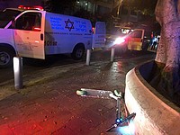 В центре Тель-Авива автомобиль сбил мужчину на самокате