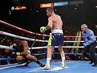 Бокс.   Опубликовано видео нокаута в бою Альварес - Ковалев