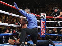 Бокс. Сергей Ковалев был госпитализирован после нокаута