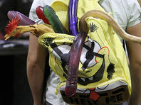 Опера  Вагнера была прервана из-за фаллоимитатора, который приняли за бомбу