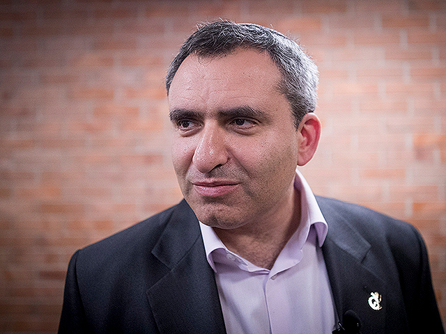 Полномочия по слушанию об отстранении Рона Коби переданы Зеэву Элькину