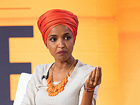 Ильхан Омар отвергает обвинения в сотрудничестве с Катаром и Ираном