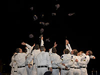 116-й курс подводников ЦАХАЛа: значки на белых кителях. Фоторепортаж