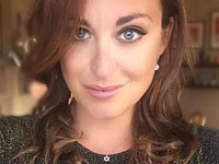 Шведская журналистка утверждает: антисемиты удлинили ей нос на фото