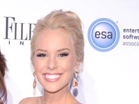 Телеведущая обвинила знаменитого рестлера в сексуальных домогательствах