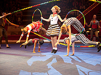 Цирк зажигает ханукальные огни