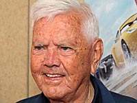 Умер легендарный гонщик NASCAR