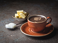 Ученые США: кофеин нейтрализует негативное влияние жирной и сладкой пищи