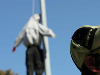 Акция разведенных мужчин: в центре страны развешаны манекены