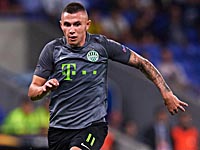 Жена футболиста