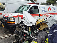 На 65-й трассе столкнулись грузовик и легковой автомобиль, пострадавший в тяжелом состоянии