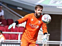 Чемпионат Англии. Бывший вратарь 