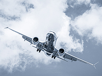 Перед экстренной посадкой самолет Delta Air Lines сбросил топливо над Калифорнией, десятки пострадавших