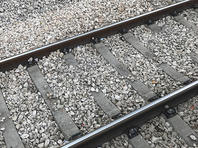 Возле Димоны автомобиль застрял на железнодорожных путях