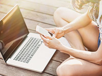 Девушка вела блог на YouTube и Telegram-канал, рассказывая о своих свиданиях с миллионерами, опыте употребления наркотиков и путешествиях автостопом