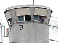 Осужденный за терроризм заключенный напал на сотрудника тюрьмы