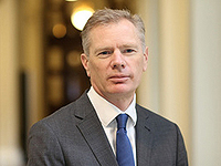 Великобритания вернула посла в Иран