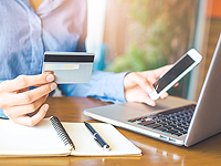 Работница дубайской телефонной кампании обвиняется в хищении 496 телефонов